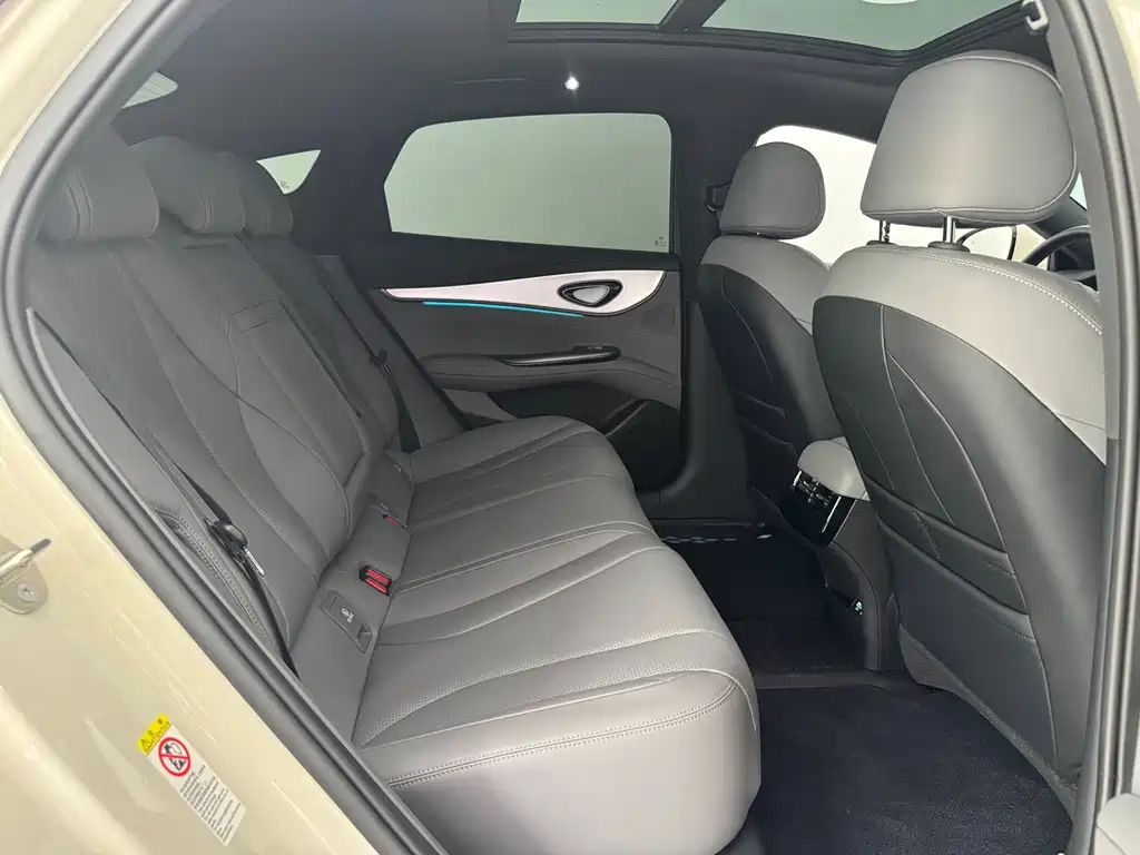 BYD Seal 07 DM-i — фото 11