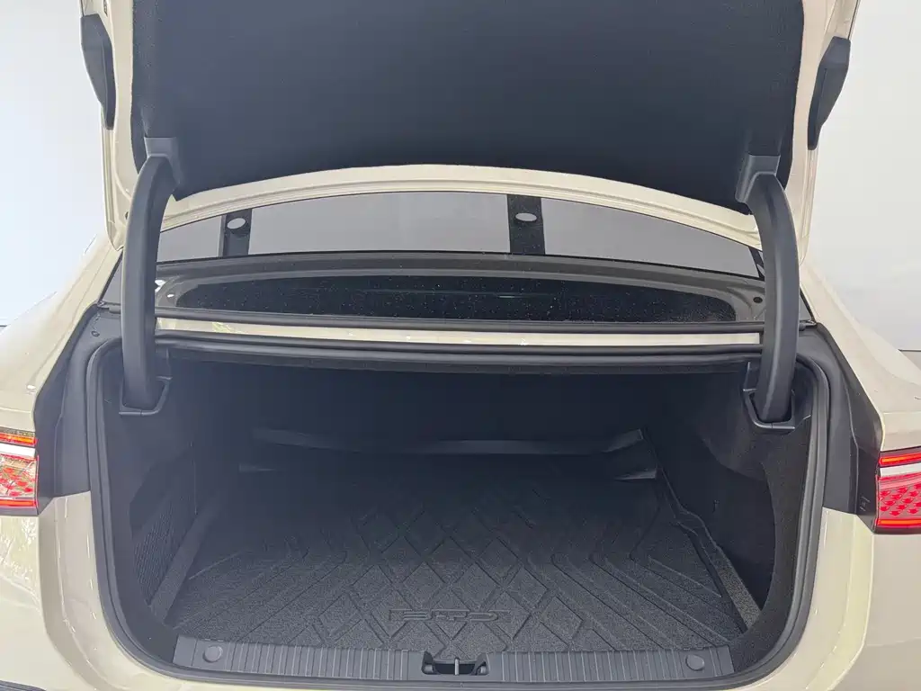 BYD Seal 07 DM-i — фото 7
