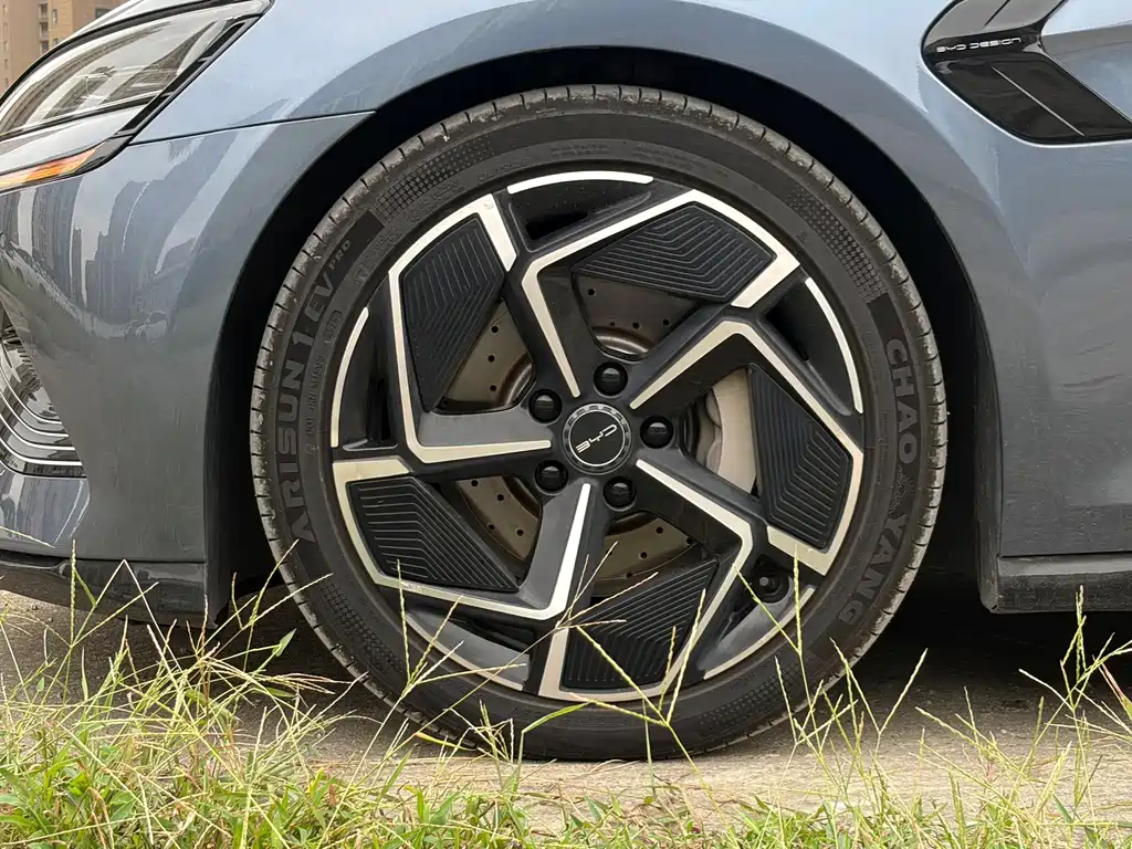 BYD Seal — фото 11