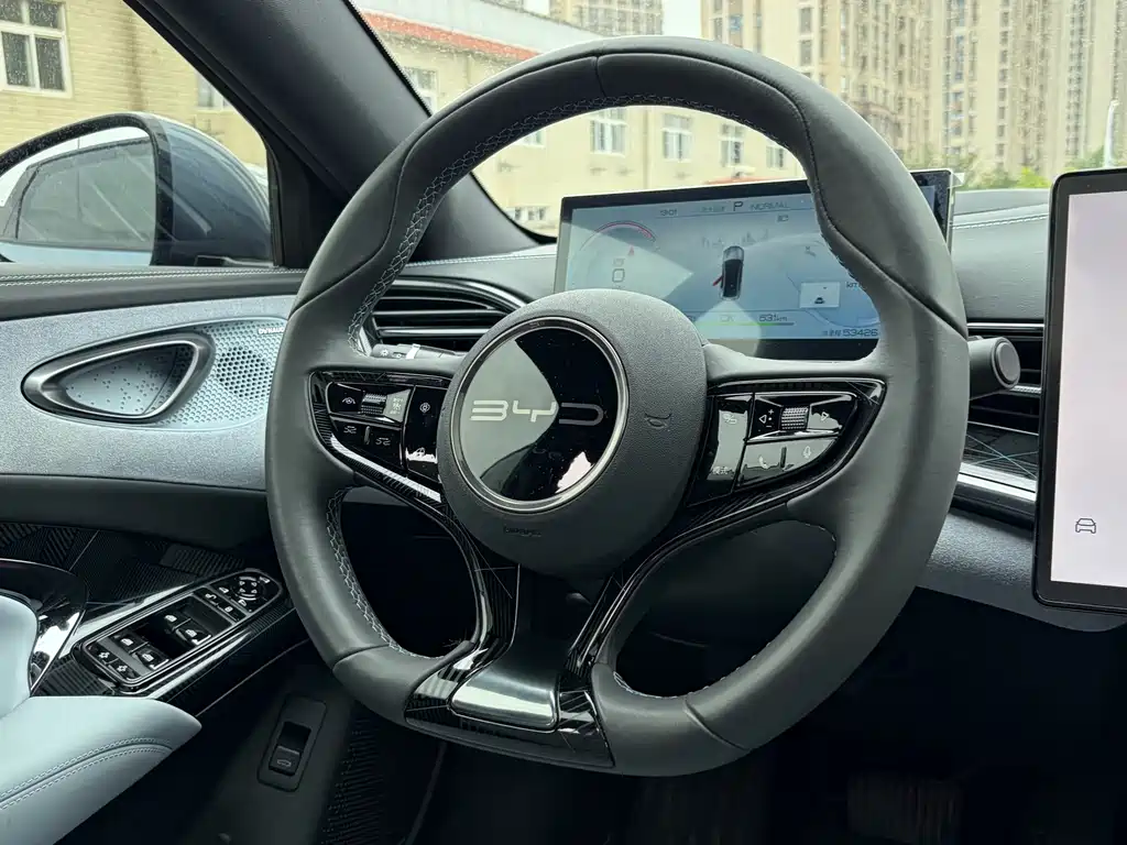 BYD Seal — фото 18