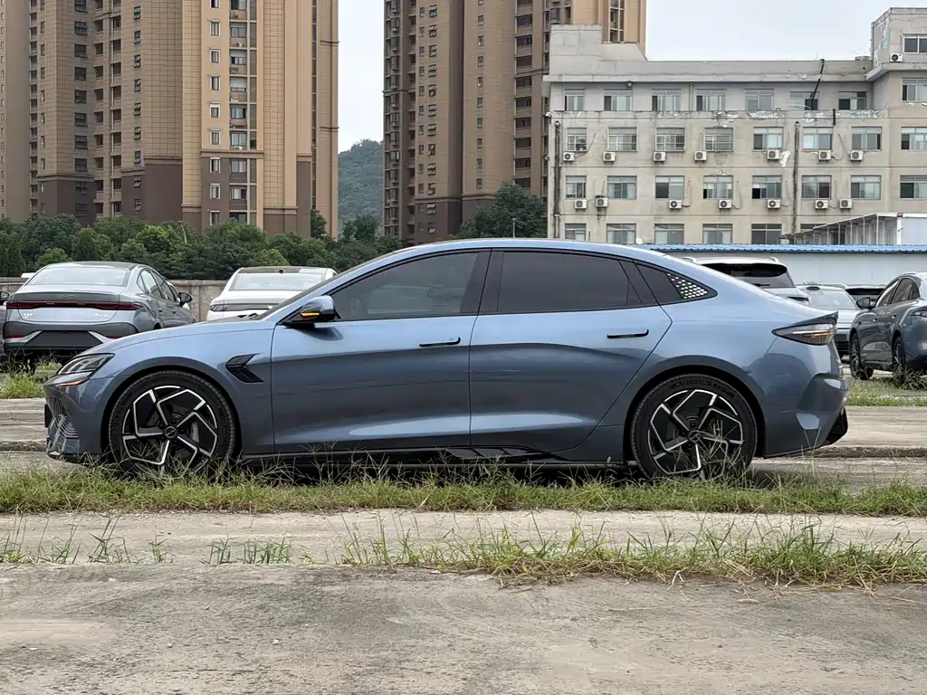 BYD Seal — фото 8