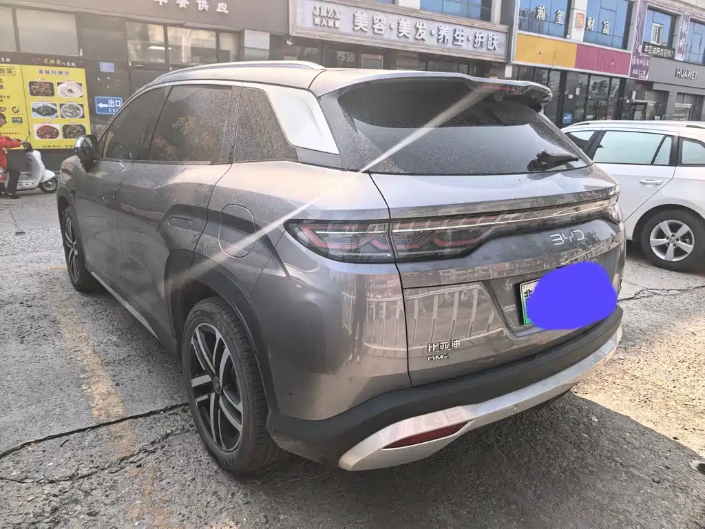 BYD L DM-i — фото 8