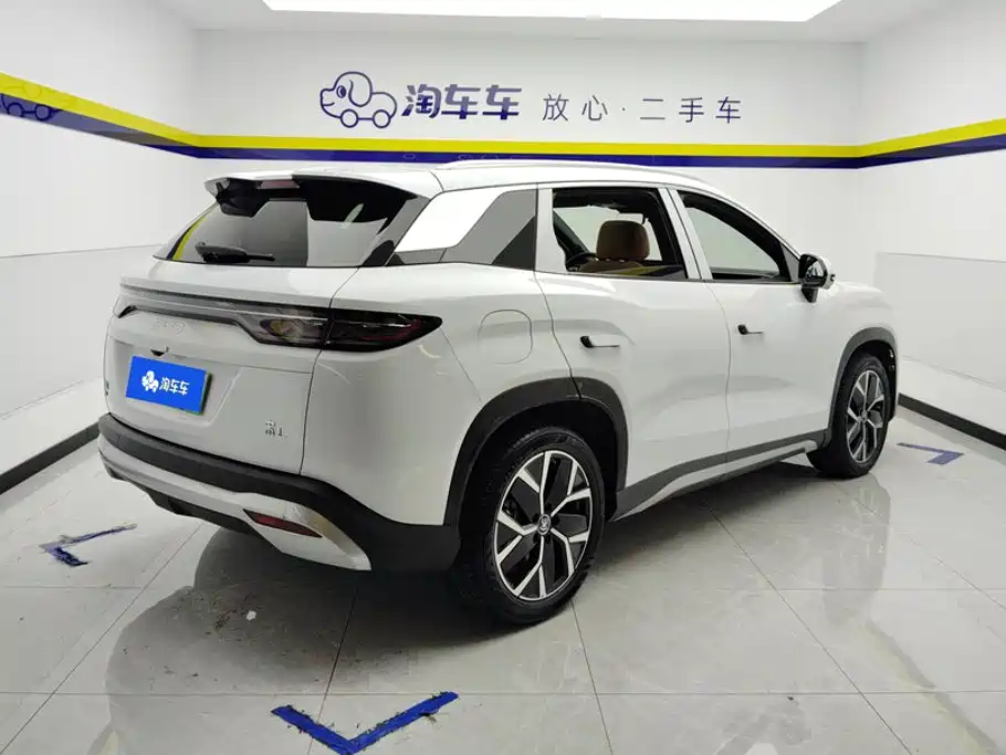 BYD L DM-i — фото 3