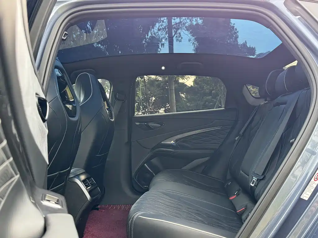 BYD Seal — фото 10