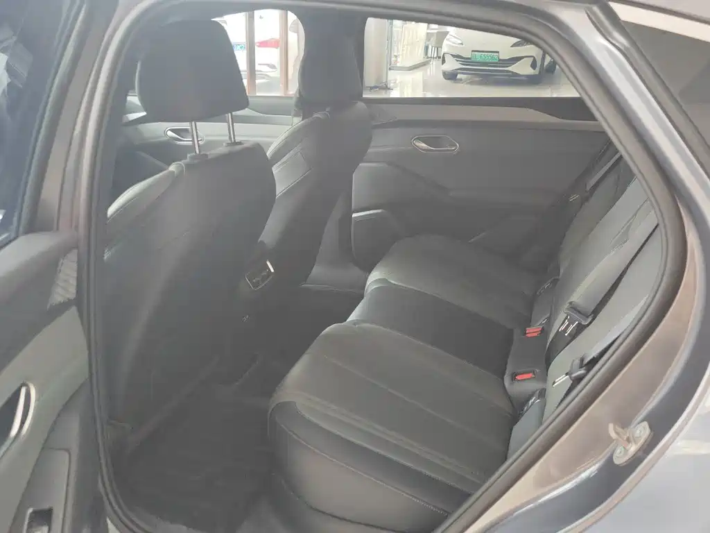BYD Qin L — фото 10