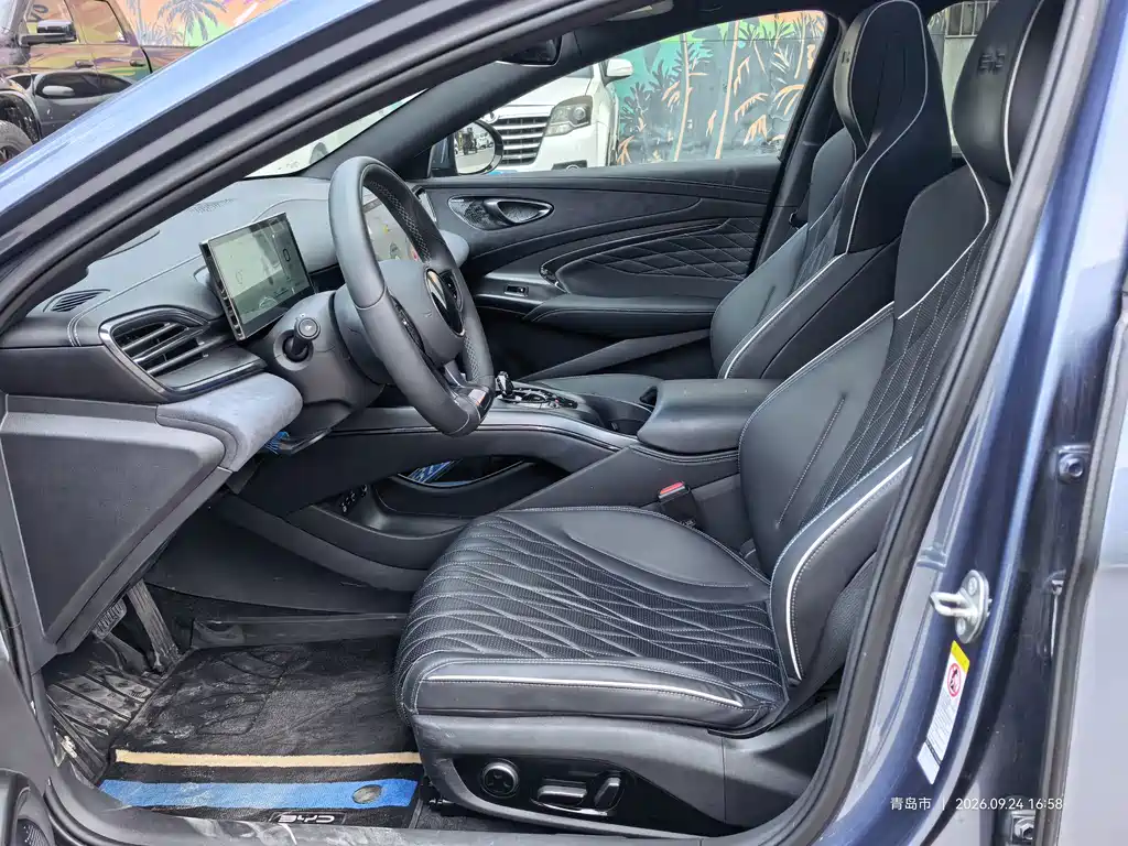 BYD Seal — фото 8
