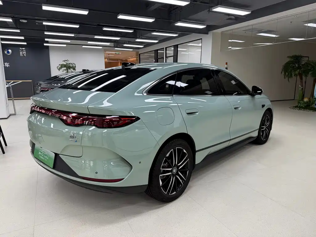 BYD Qin L — фото 4
