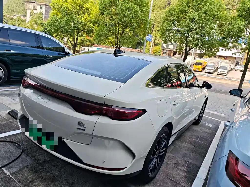 BYD Qin L — фото 6