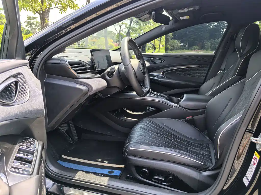BYD Seal — фото 6