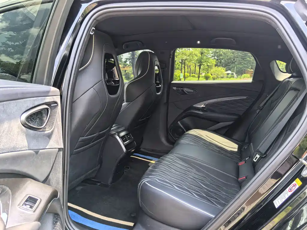 BYD Seal — фото 9
