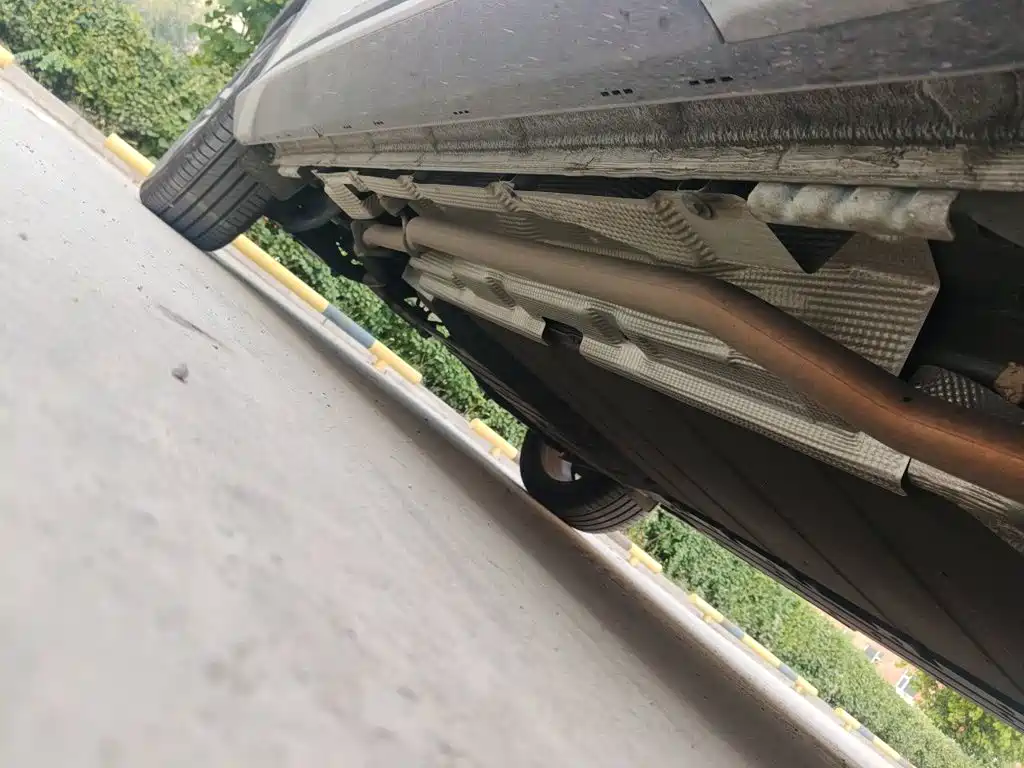 BYD L DM-i — фото 17