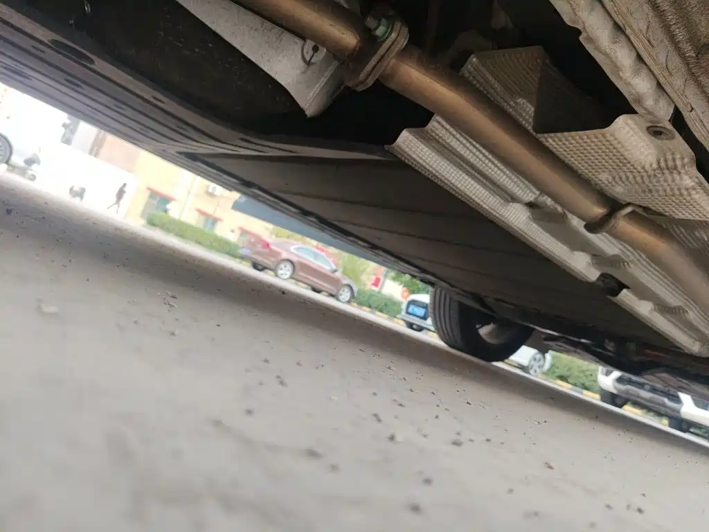 BYD L DM-i — фото 18