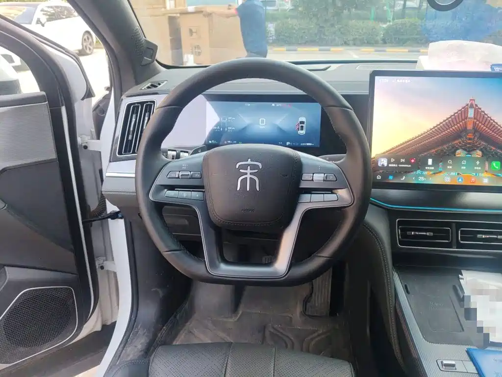 BYD L DM-i — фото 6