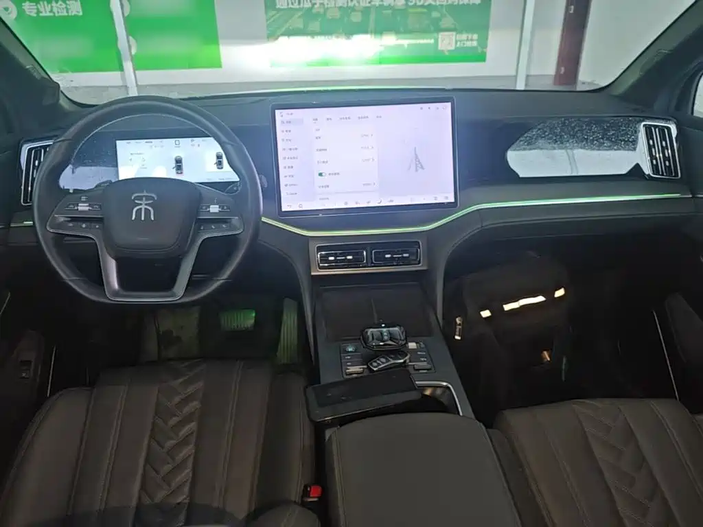 BYD L DM-i — фото 10