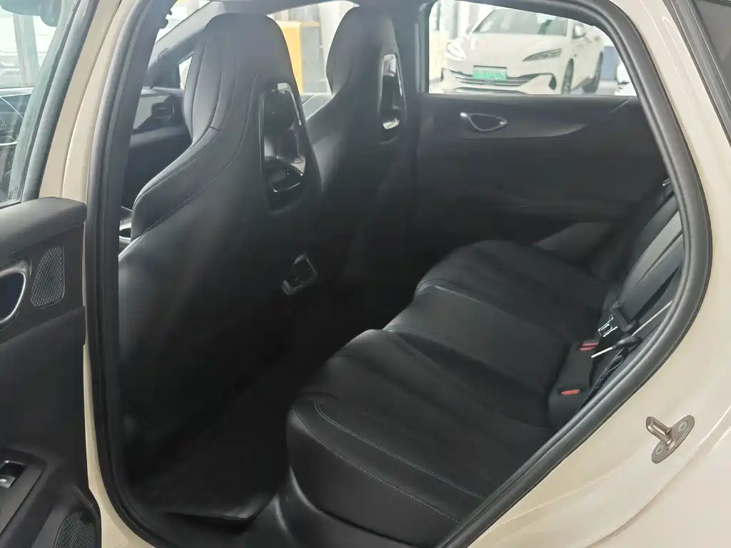 BYD Seal 06 — фото 10