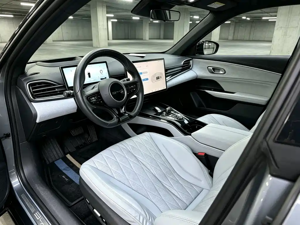 BYD Seal — фото 7