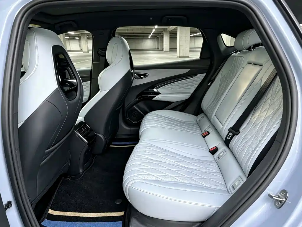 BYD Seal — фото 8