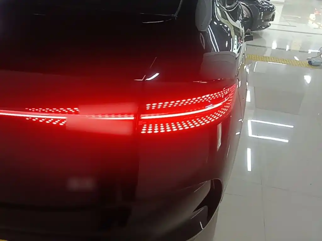 BYD Seal — фото 8