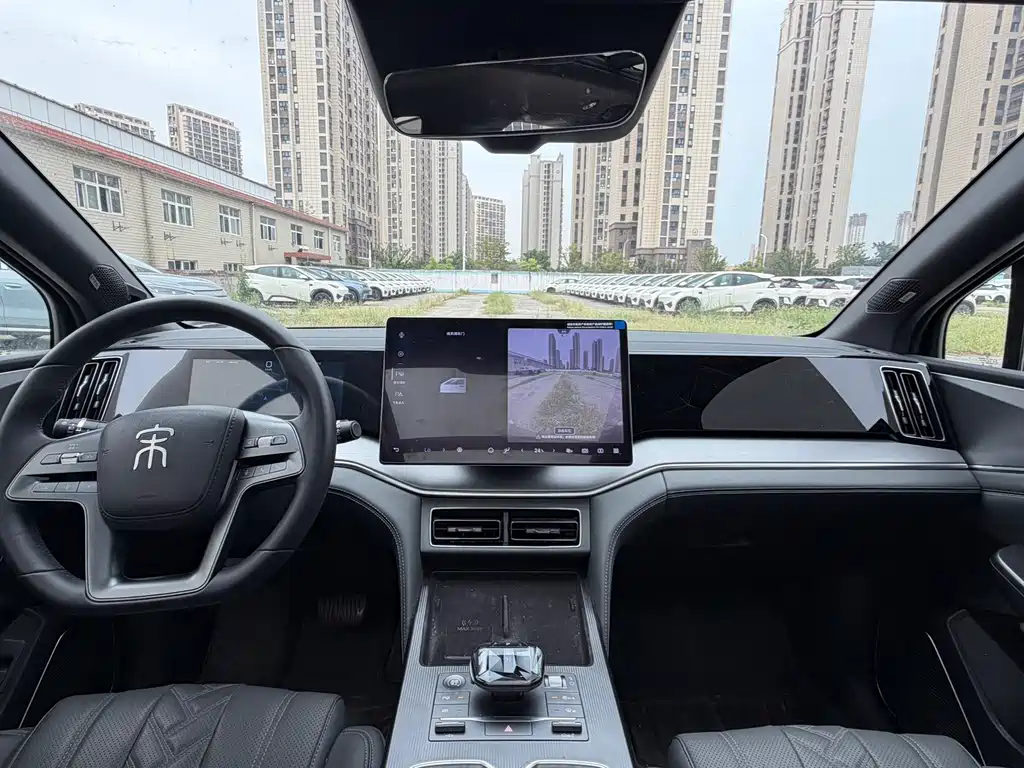 BYD L DM-i — фото 17