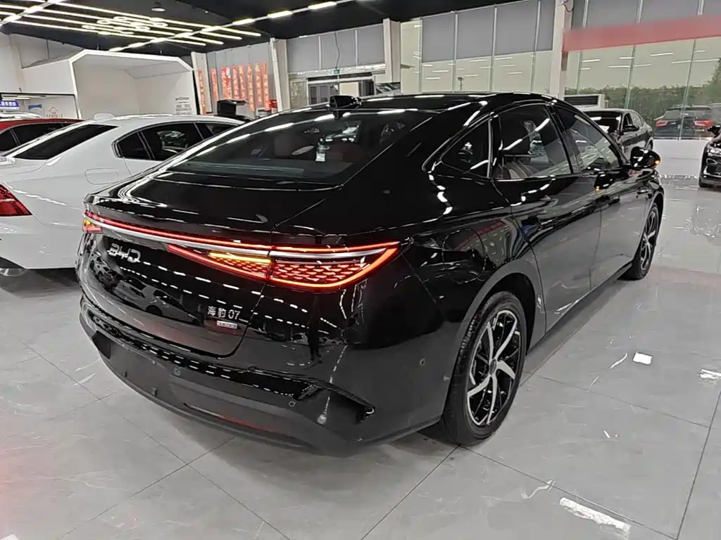 BYD Seal 07 DM-i — фото 7