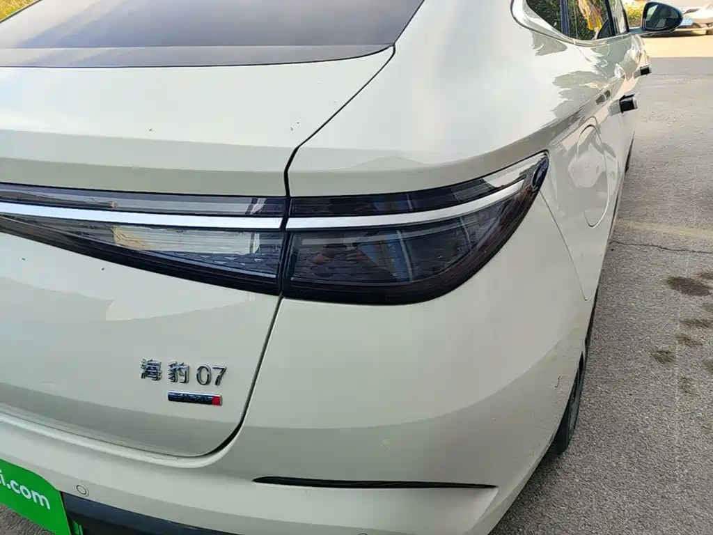 BYD Seal 07 DM-i — фото 8