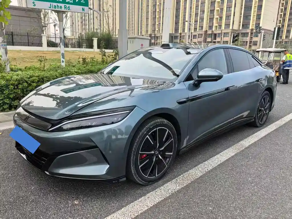 BYD Han L