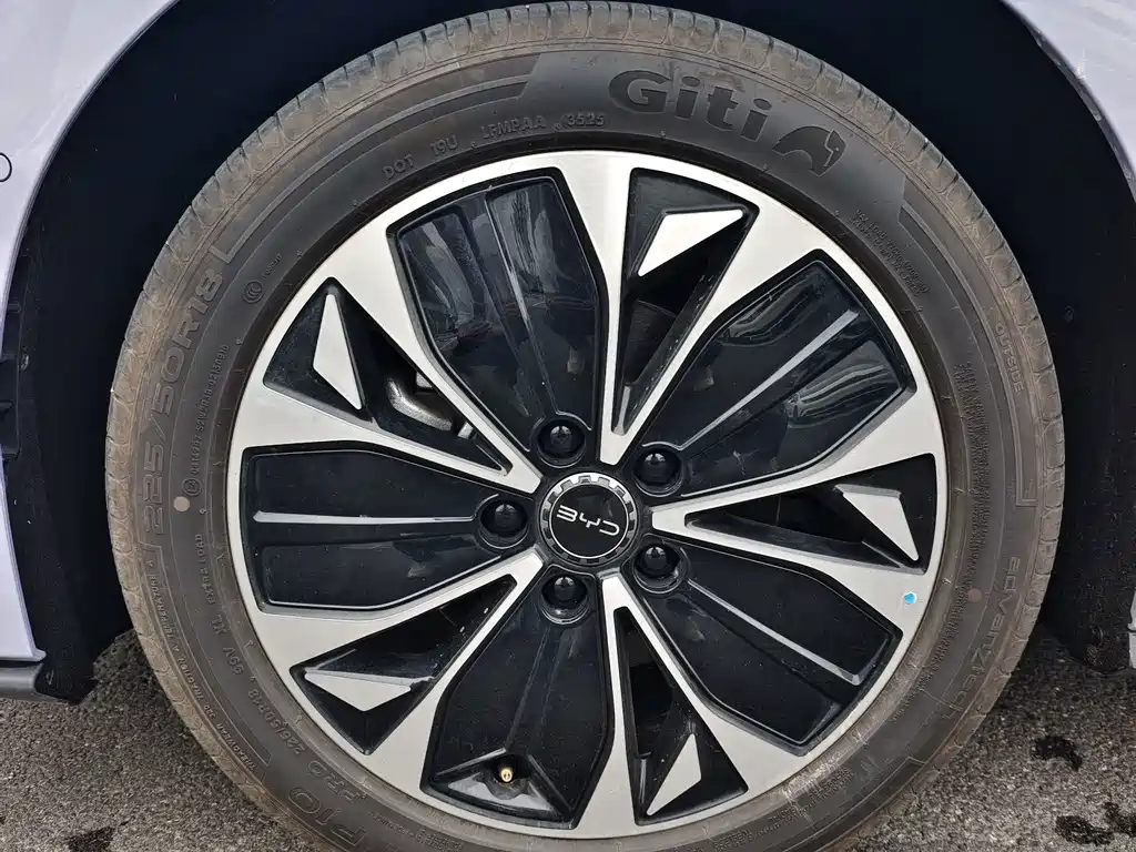 BYD Seal 07 EV — фото 3