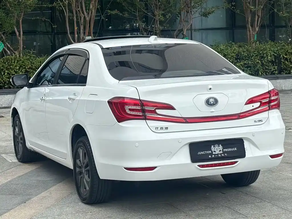 BYD Qin NEV — фото 4