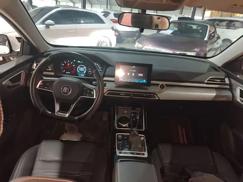 BYD Qin — фото 10