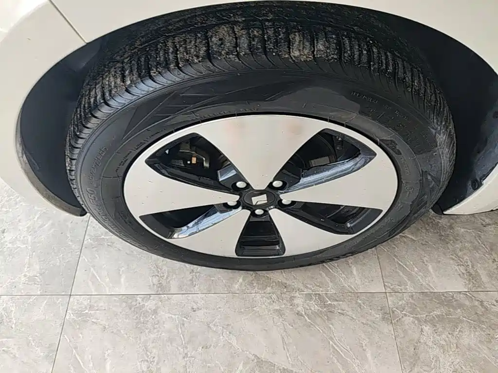 Baojun Yunduo — фото 23