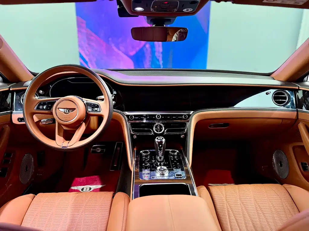 Bentley Flying Spur PHEV — фото 26
