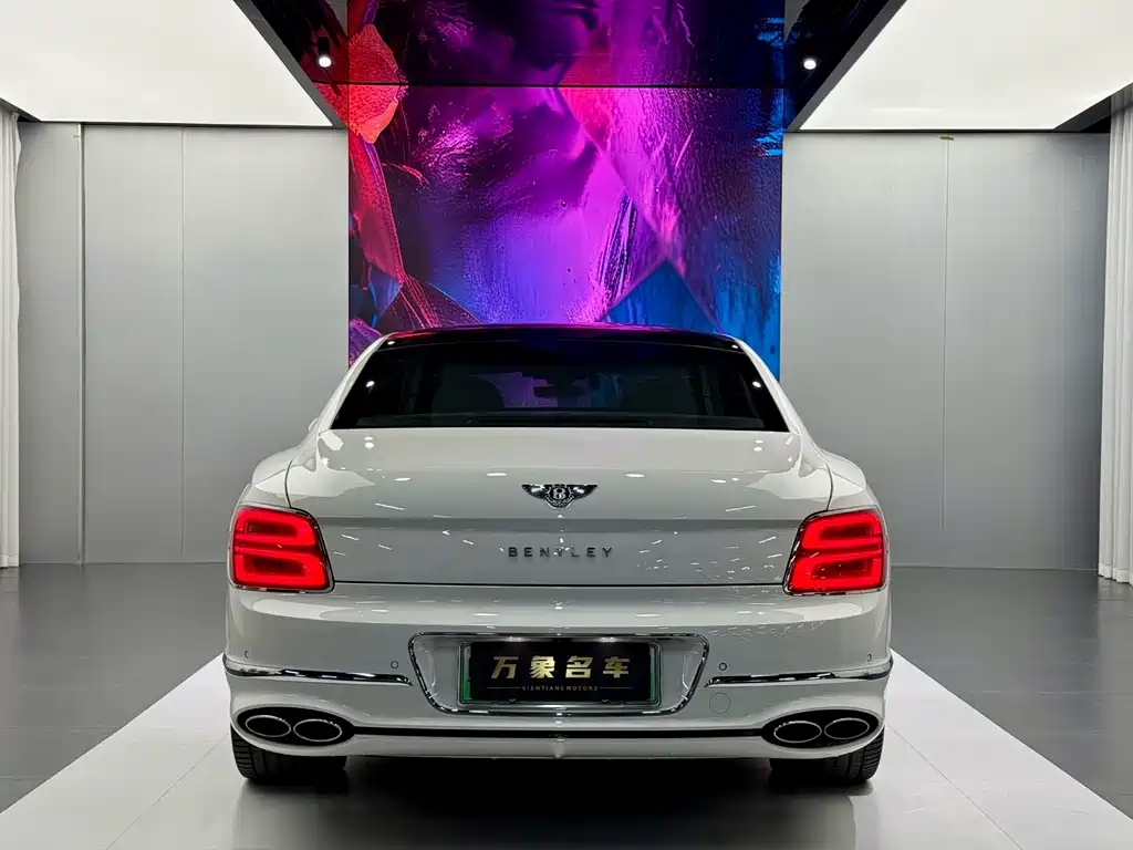 Bentley Flying Spur PHEV — фото 5