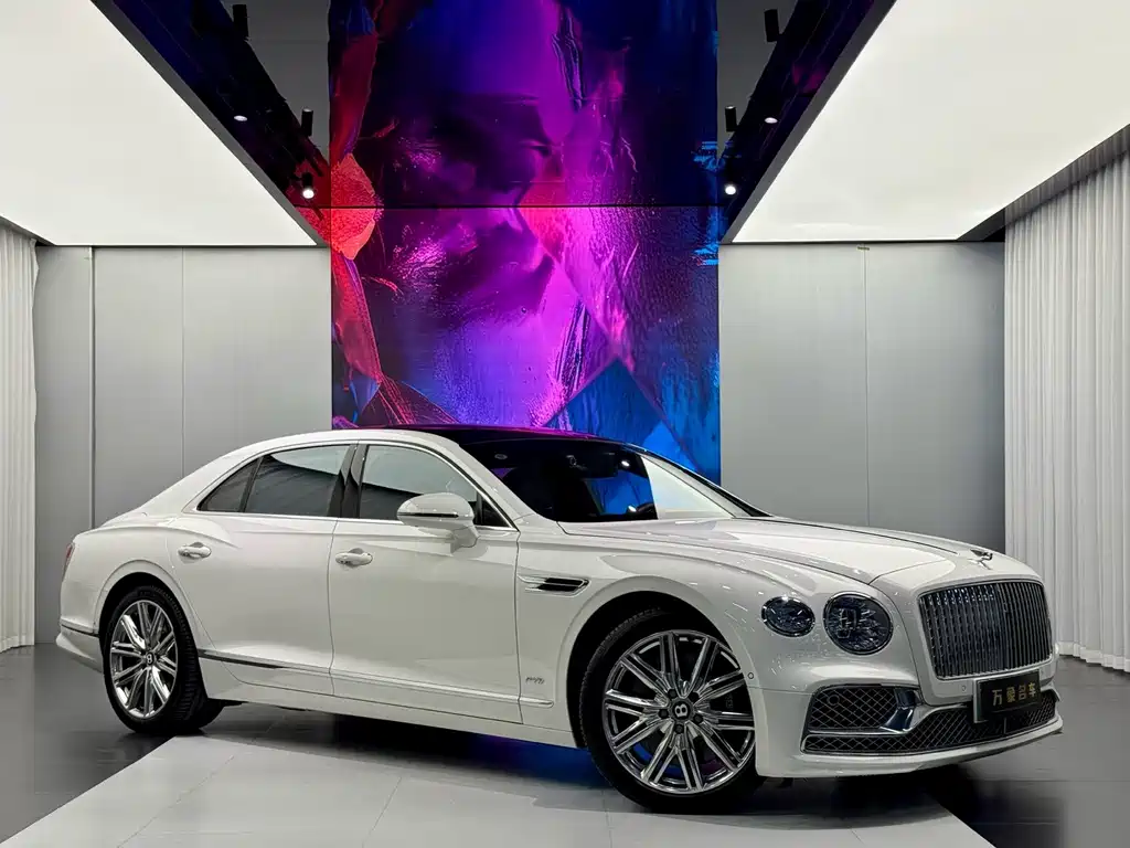 Bentley Flying Spur PHEV — фото 7