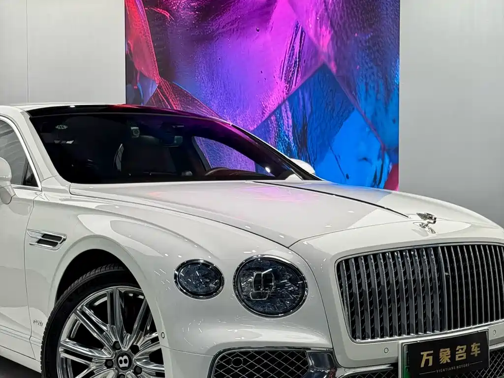 Bentley Flying Spur PHEV — фото 8