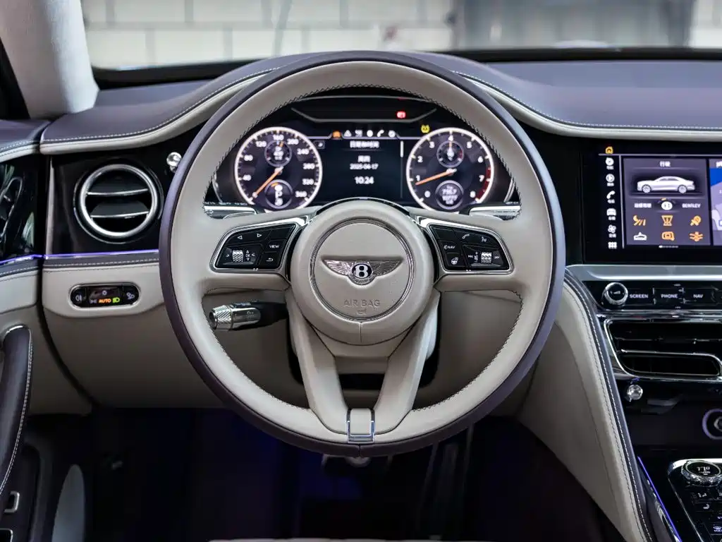 Bentley Flying Spur — фото 13