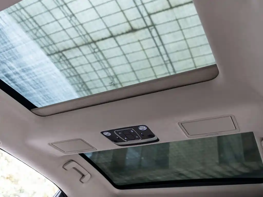 Bentley Flying Spur — фото 19