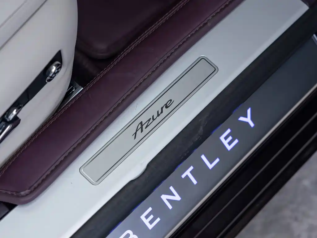Bentley Flying Spur — фото 22