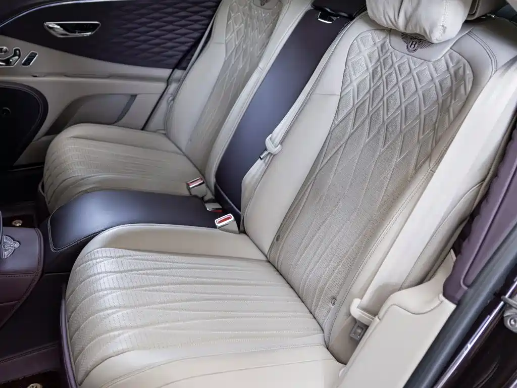 Bentley Flying Spur — фото 24