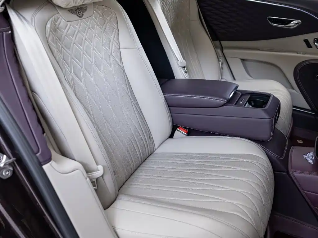 Bentley Flying Spur — фото 25