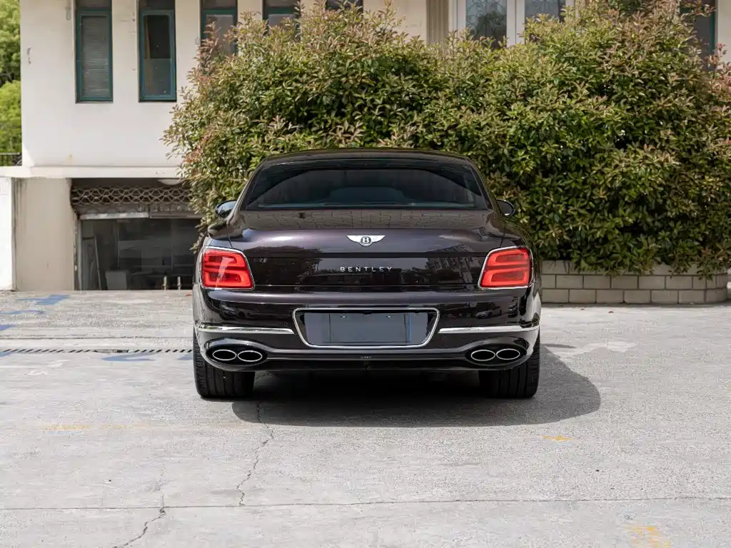 Bentley Flying Spur — фото 5