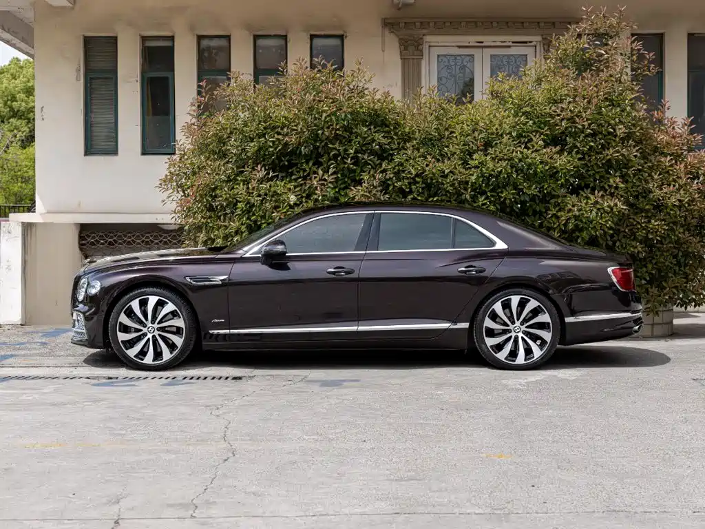 Bentley Flying Spur — фото 7