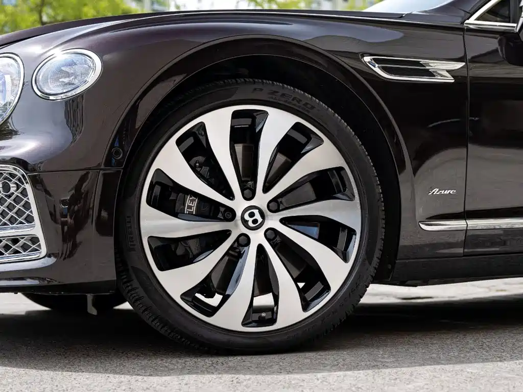 Bentley Flying Spur — фото 8