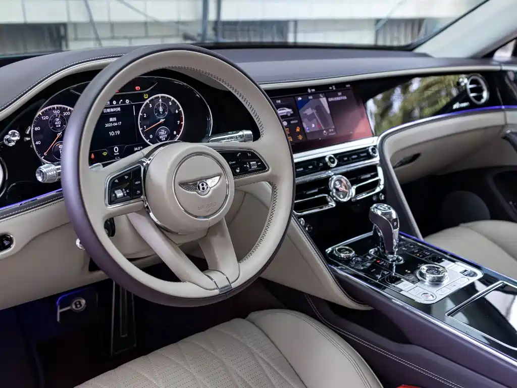Bentley Flying Spur — фото 10