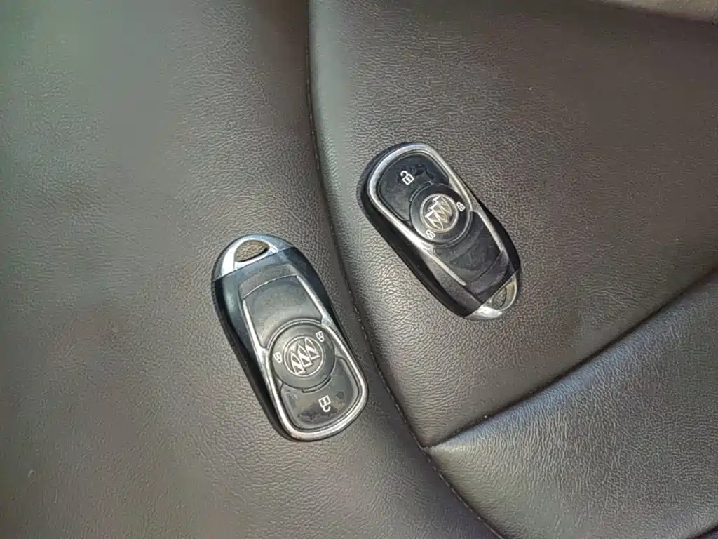 Buick Envision Plus — фото 9