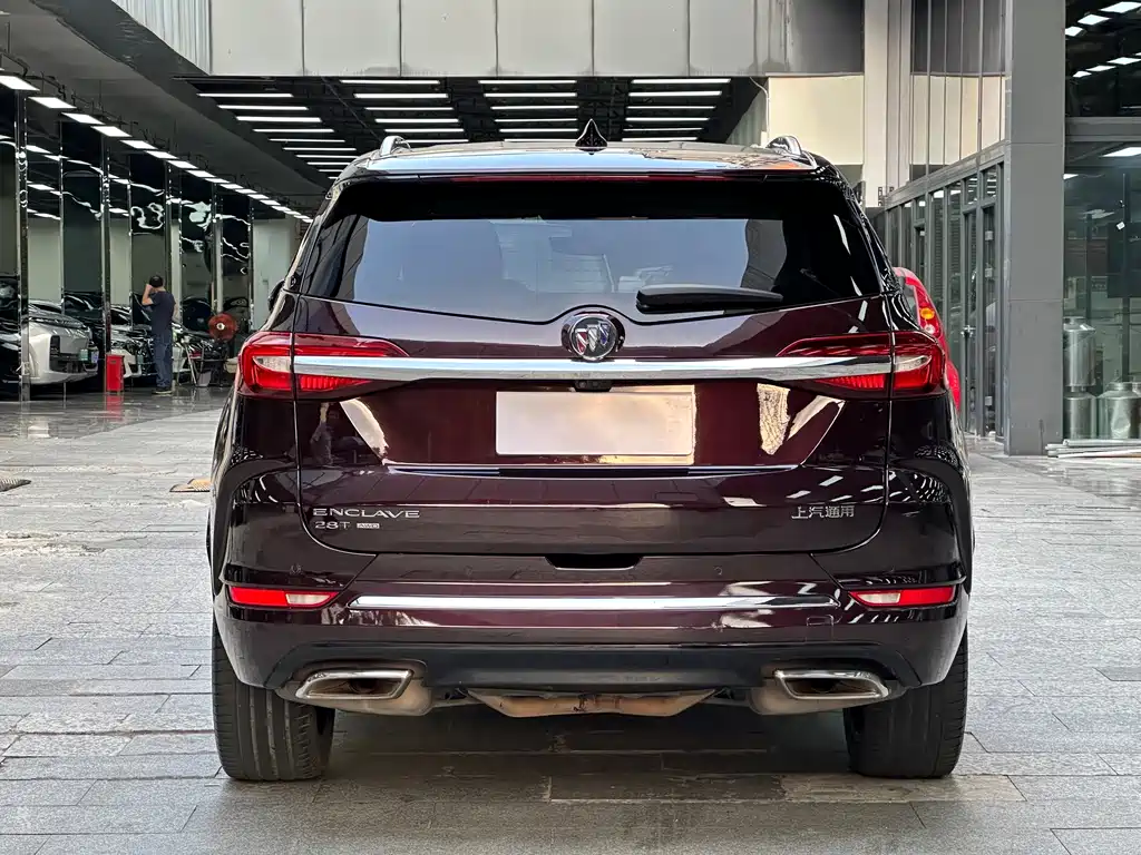 Buick Enclave — фото 17