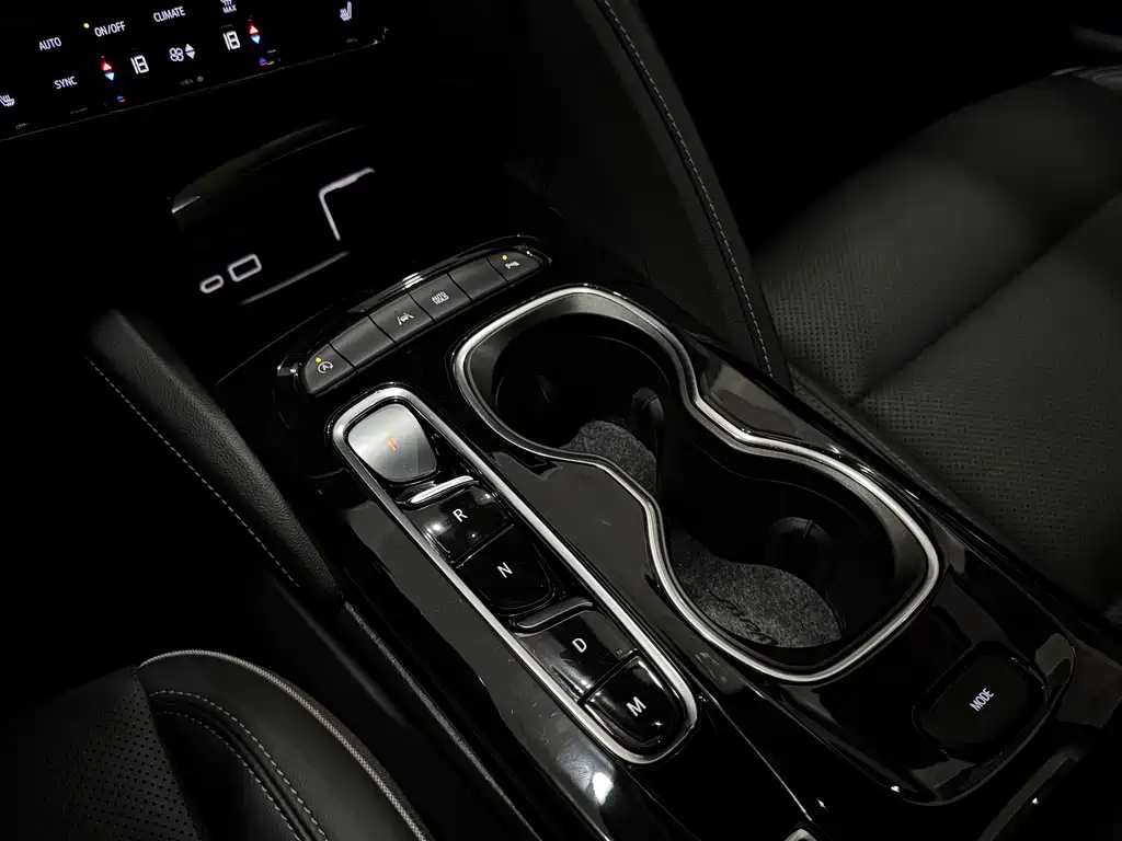 Buick Envision S — фото 10