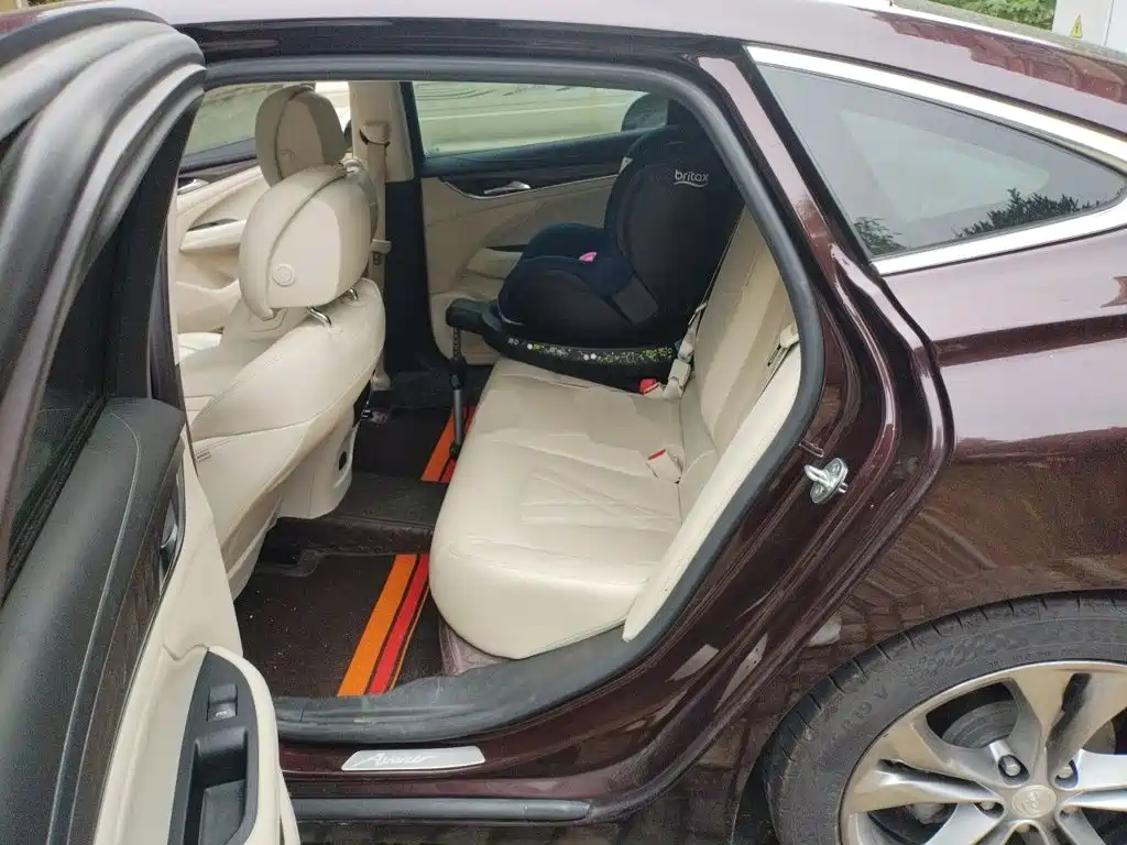 Buick LaCrosse — фото 14