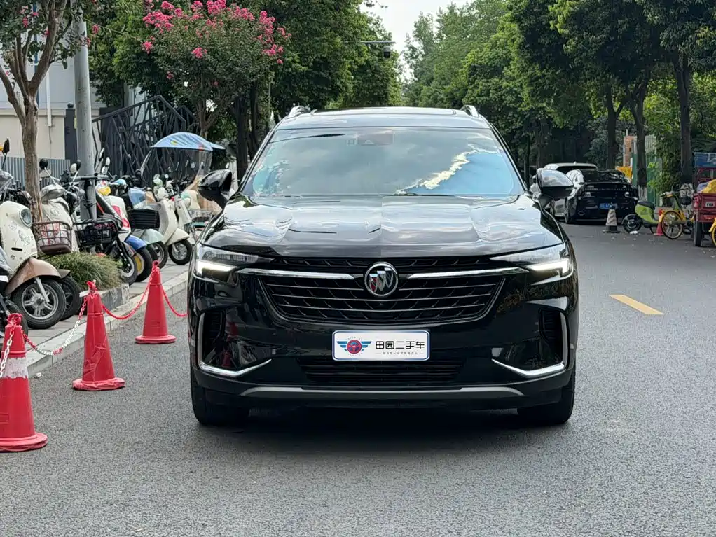 Buick Envision Plus — фото 2