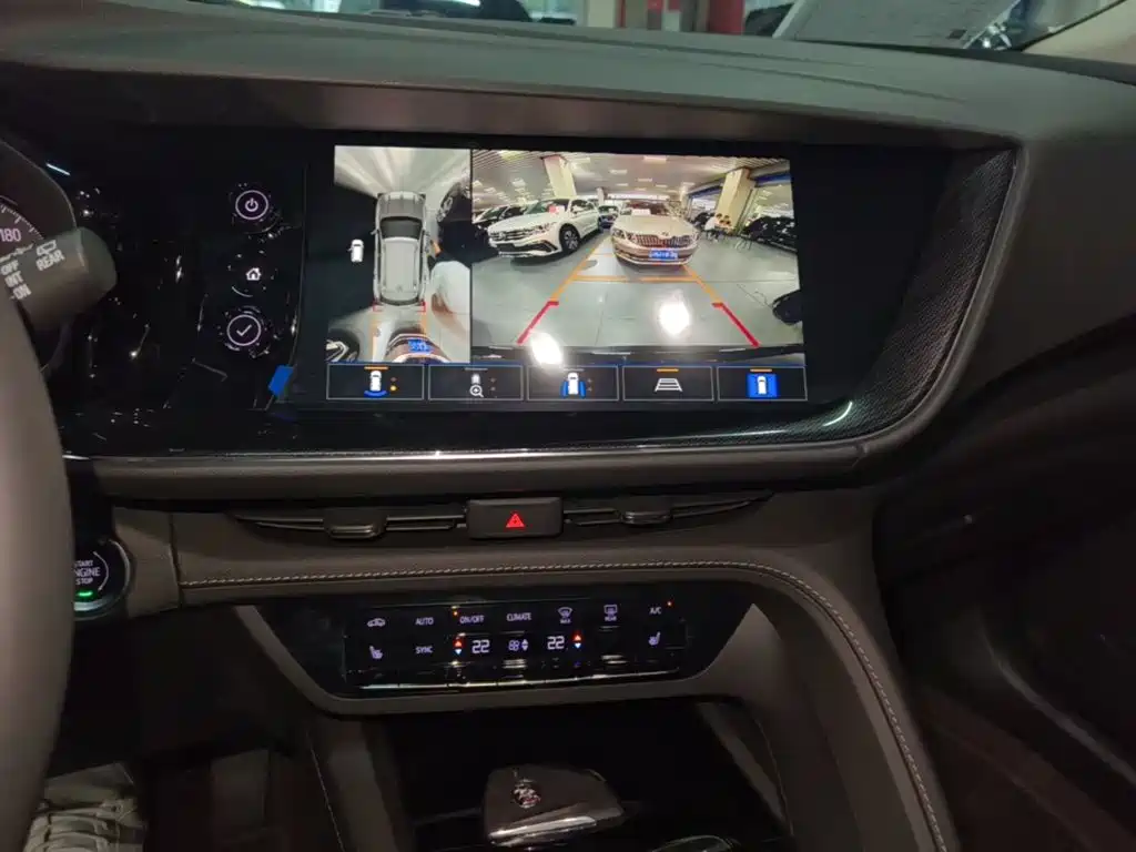 Buick Envision Plus — фото 13