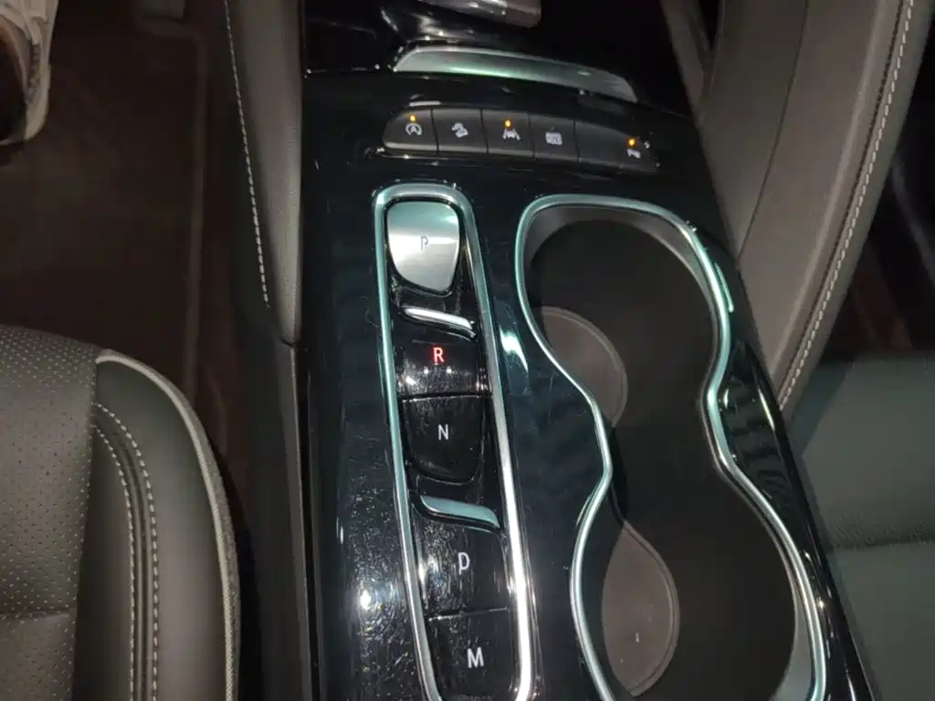 Buick Envision Plus — фото 14